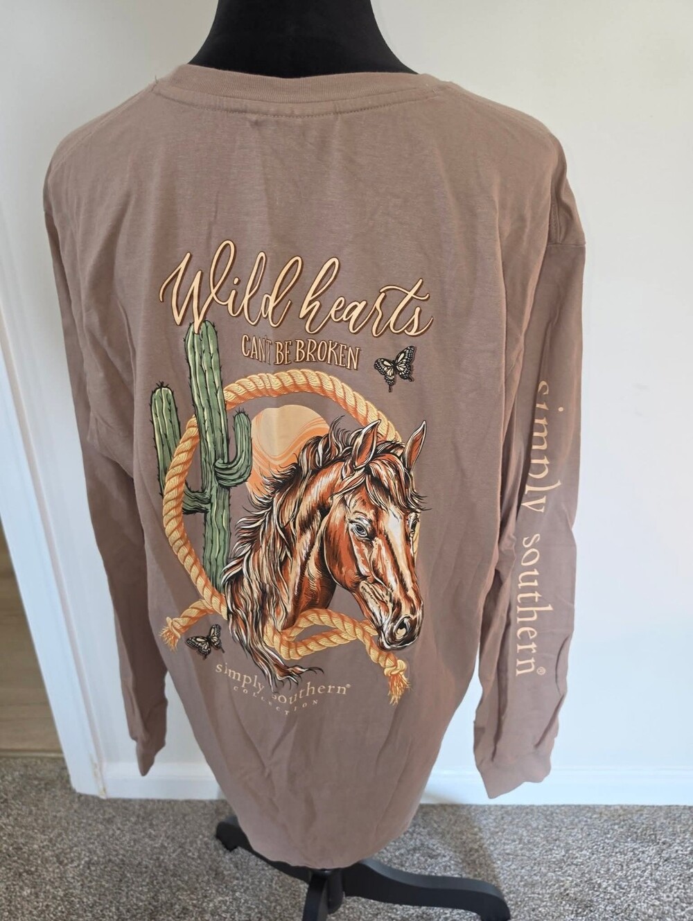 🆕️ New Womens Simply Southern XL Shirt